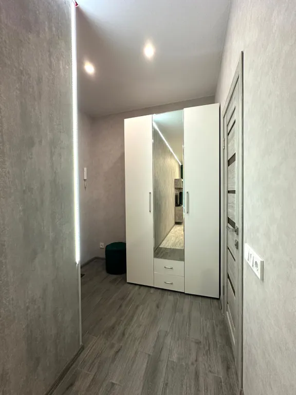 Студия с видом на канал Москвы реки