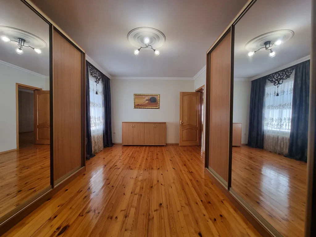 2х этажный дом в самом центре города