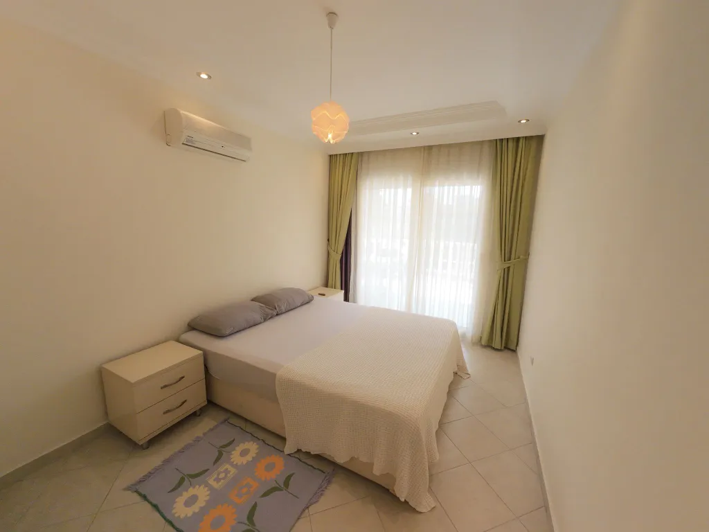 Апартаменты у моря всего в 200 метрах до пляжа с открытым бассейном