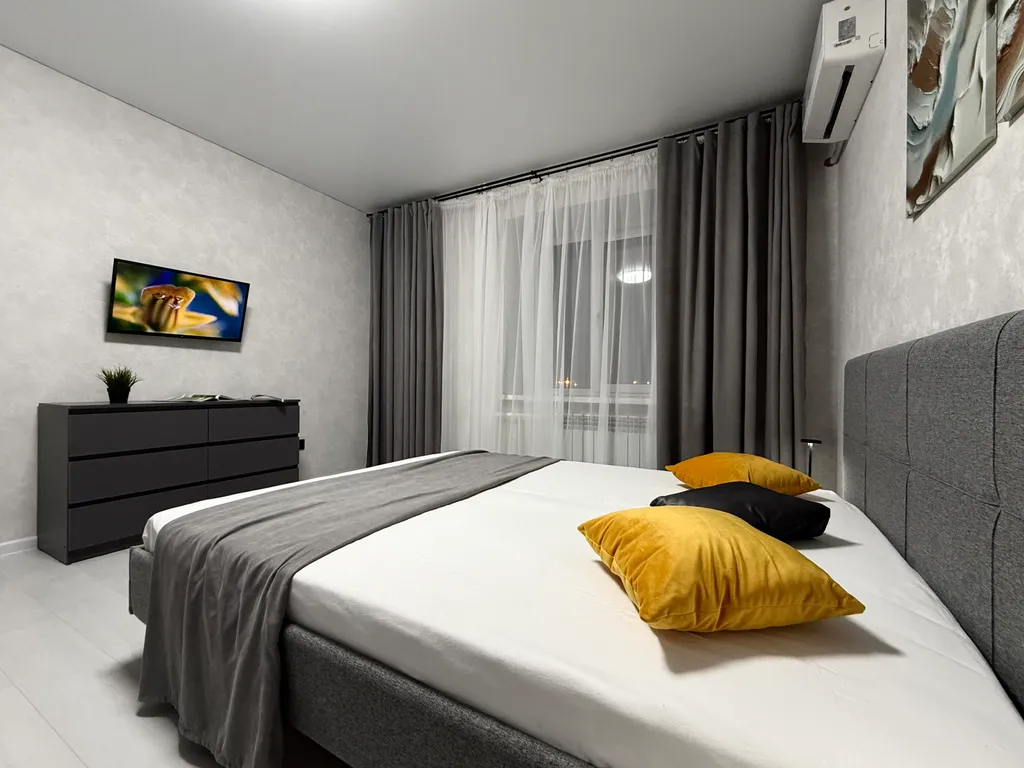 3-комнатная в центре (Риацентр, ТЦ "Восход", театр МузКомедии)