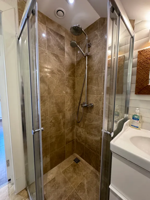 Коттедж Большой комфортабельный дом с террасами, мангалом и новой баней! — Красноармейское