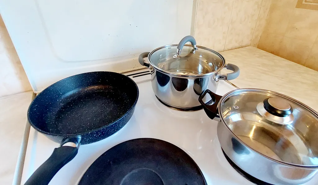 Хорошая 2х комнатная квартира с балконом в центре