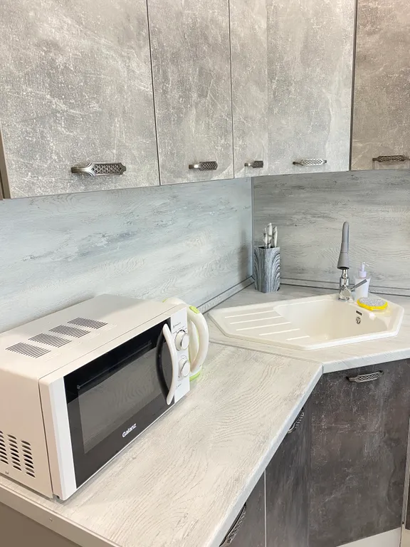 Окно в Париж