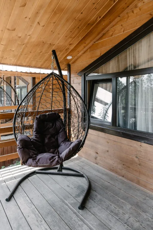 Домик с уютной террасой с красивым видом на горы