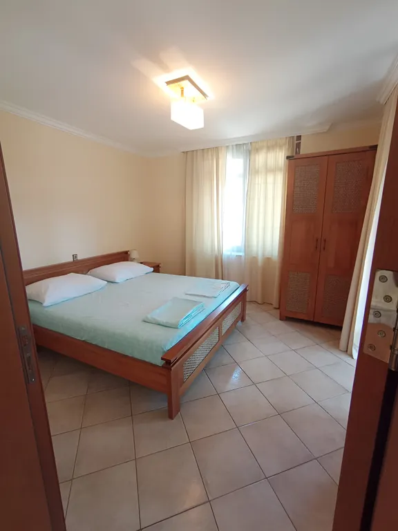 Трехкомнатный люкс в соснах у моря в Санта Марина