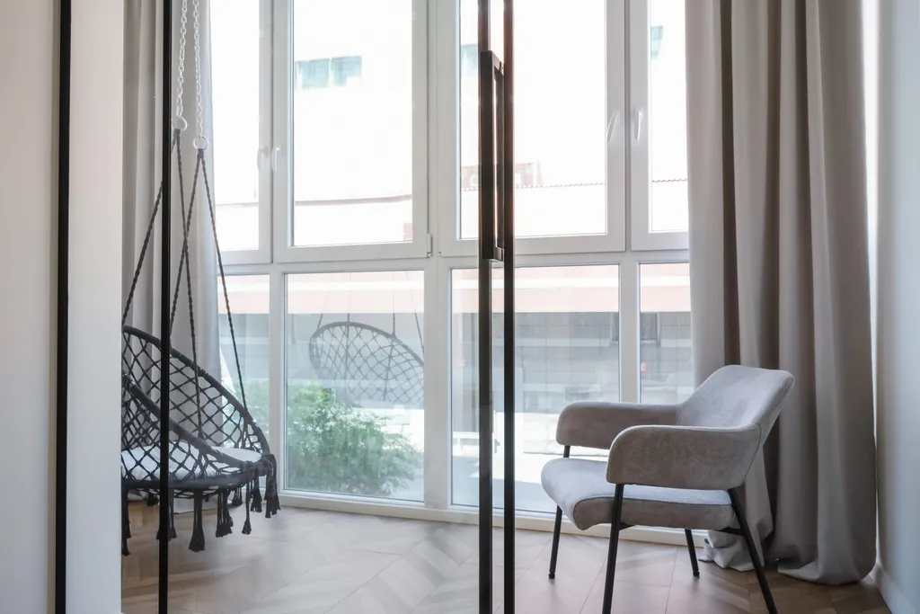 Квартира Квартира Стильная студия Оливковая с балконом и качелью — Калининград