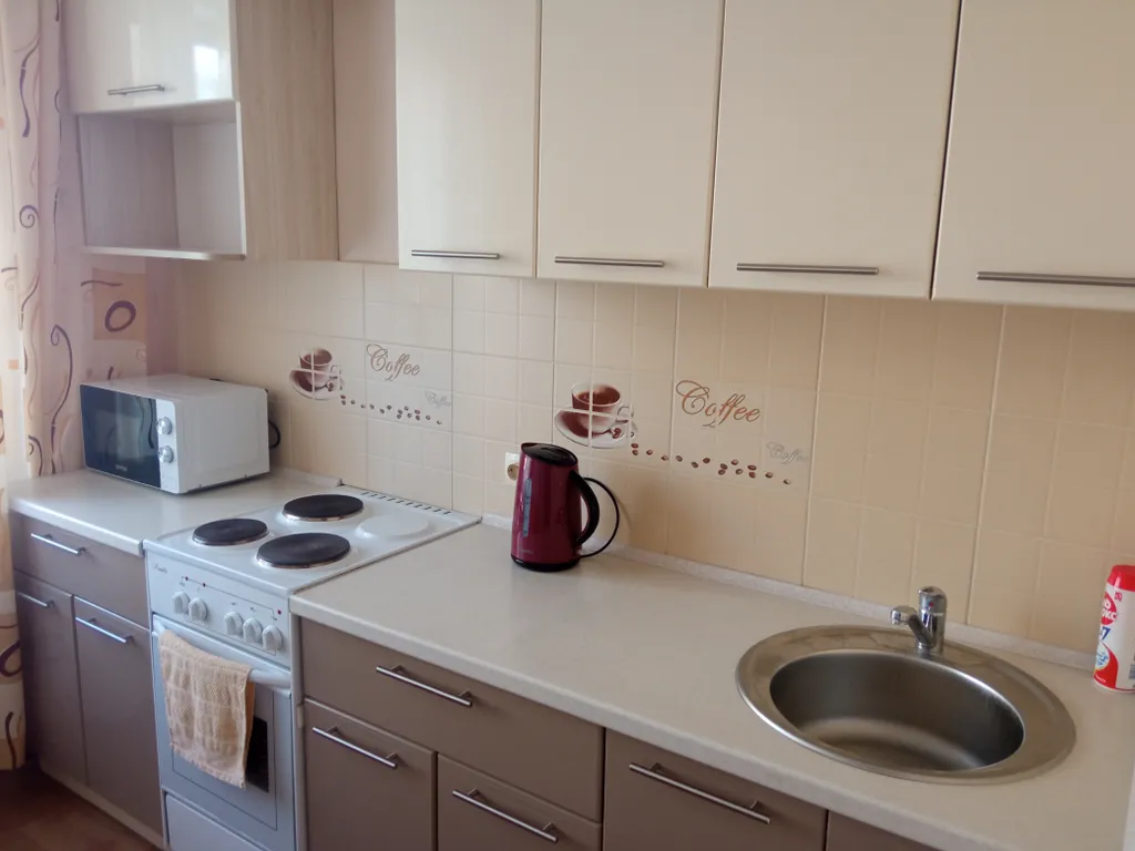 1-комнатная квартира возле ТЦ Капитал и Военного училища