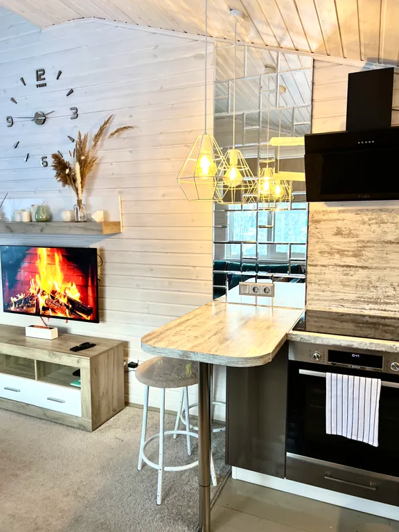 Уютный дом с видом на березовую рощу