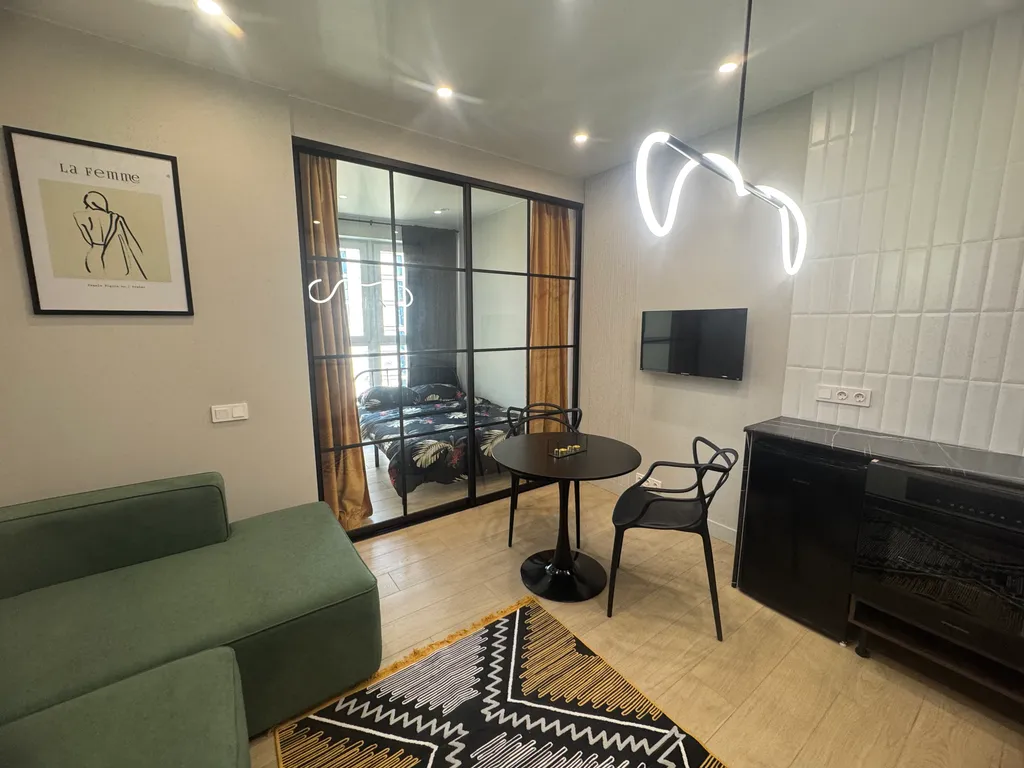 Дизайнерская квартира в 2 минутах от Avia Mall