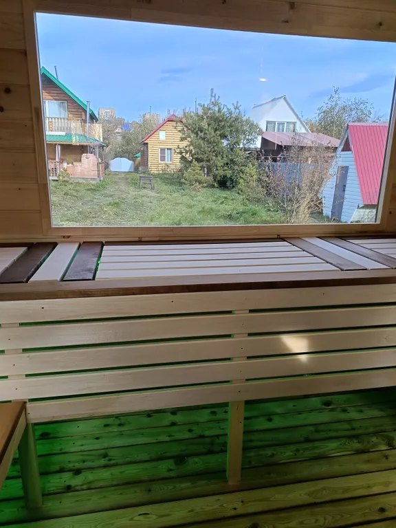 Домик, банька, чан, на берегу реки Белой