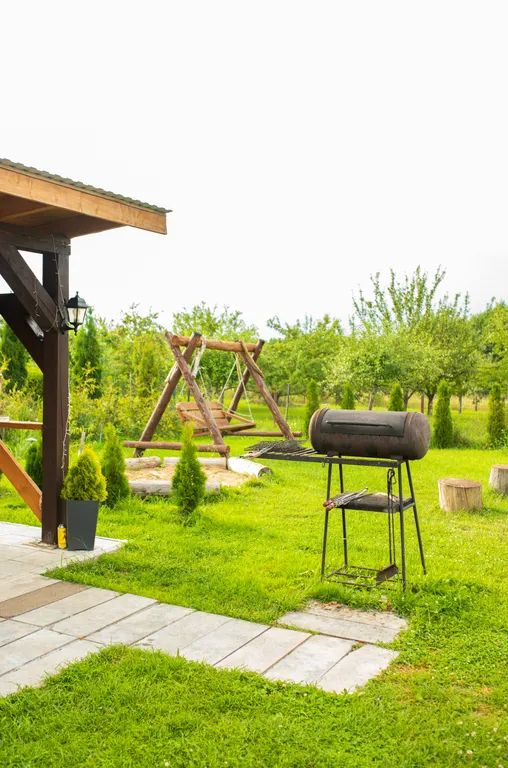 Обустроенная усадьба с камином на Нарочи