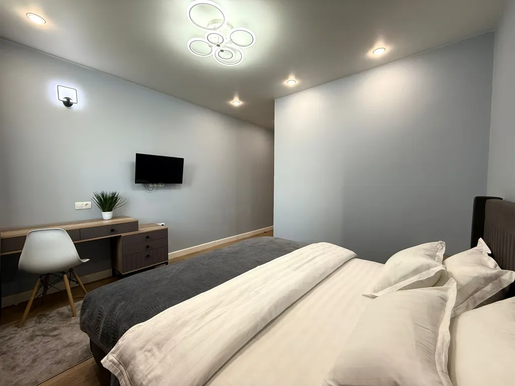 3-х комнатная квартира в ЖК "Раимбек» центр, метро & питьевая вода