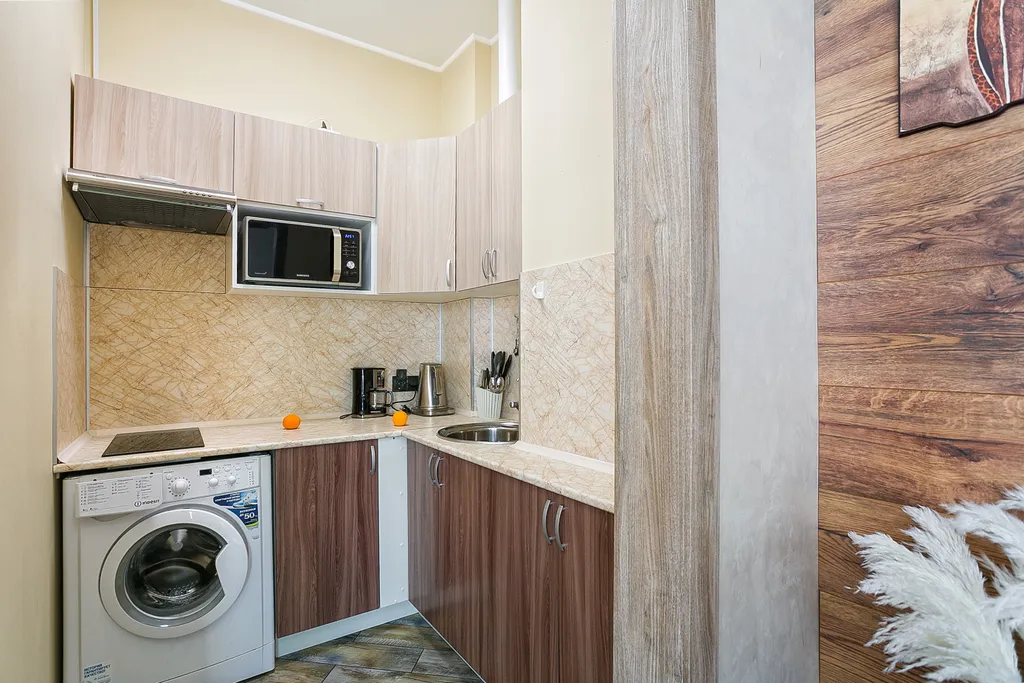 Студия терраса вид на горы и частично на море в приморском парке