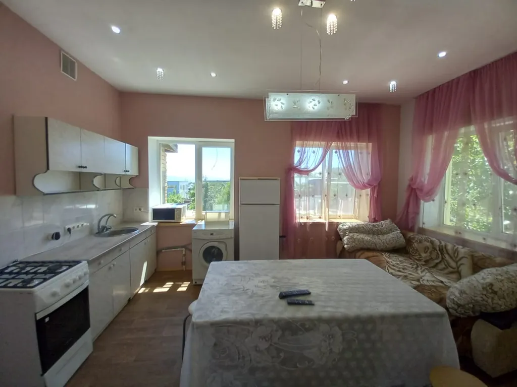 Уютный дом с прекрасным видом в тихом районе