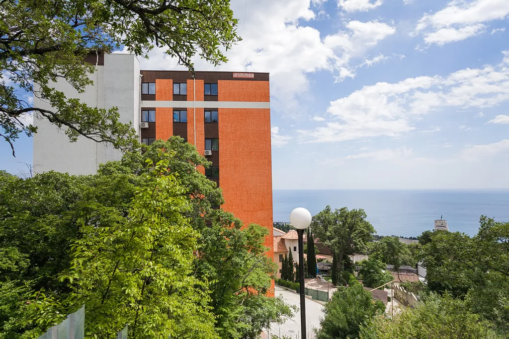 Студия у Массандровского парка в элитном районе Ялты