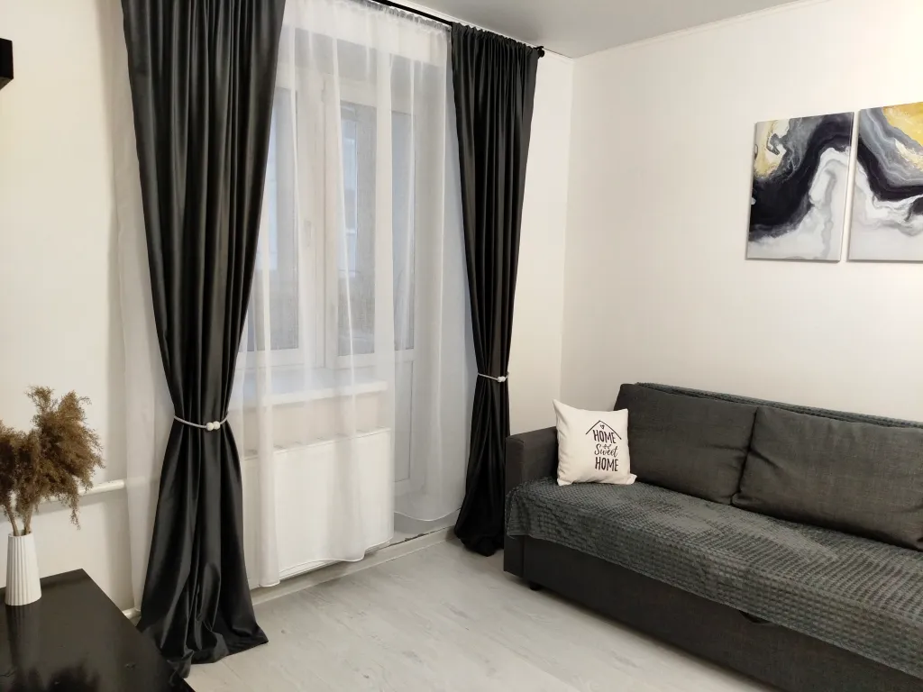 Квартира со свежим ремонтом в новом доме с лифтом