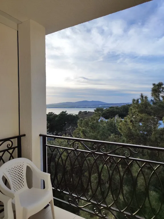 Апартамент с роскошным видом на море и горы