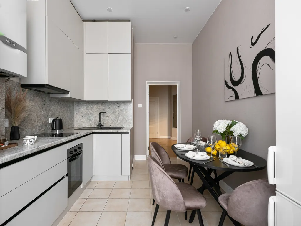 Дизайнерская четверка на патриарших прудах