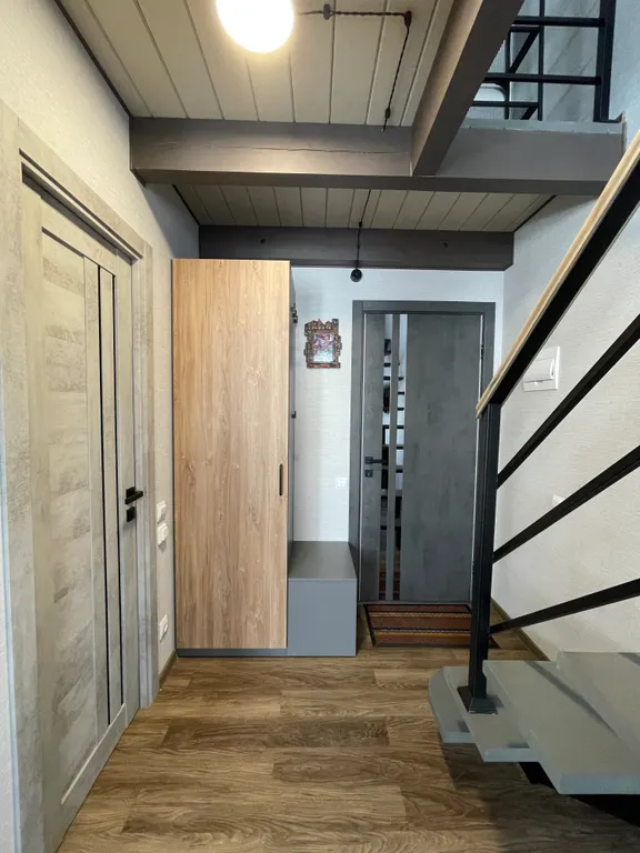 Стильная двухуровневая квартира