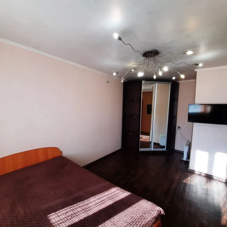 Красивая квартира с евроремонтом, новой мебелью и бытовой техникой