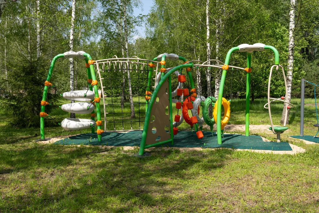 Дом с баней на лесной опушке