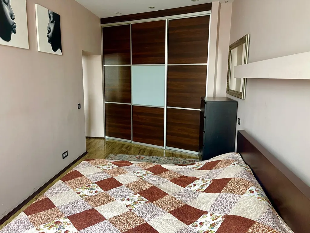 Квартира в сам центре у Белого дома с видом на площадь и Золотой мост