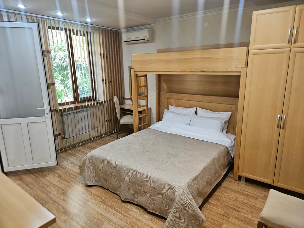 Апартаменты двухкомнатные на первом этаже - 7 мест