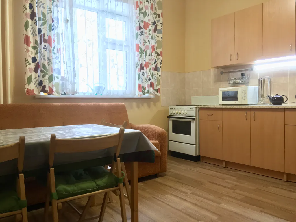 1-к квартира, 15 минут до центра на автомобиле, с парковкой у дома