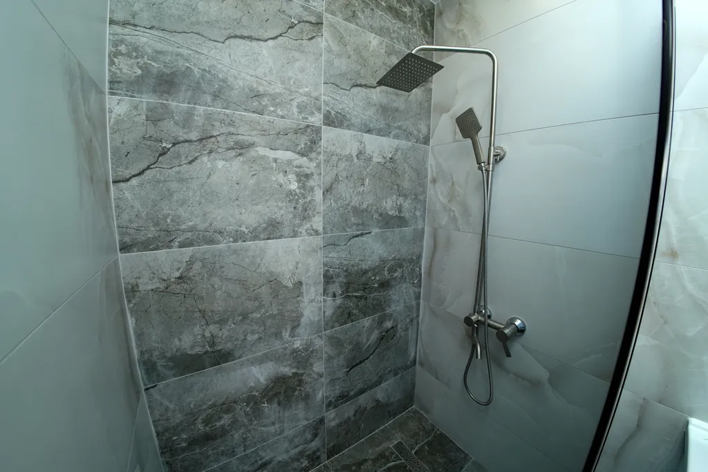 Комфортные апартаменты с видом на метромост и центр