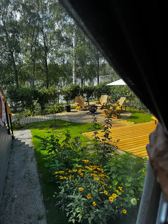 Современный дом у озера с купелью и своим катком. В феврале скидки