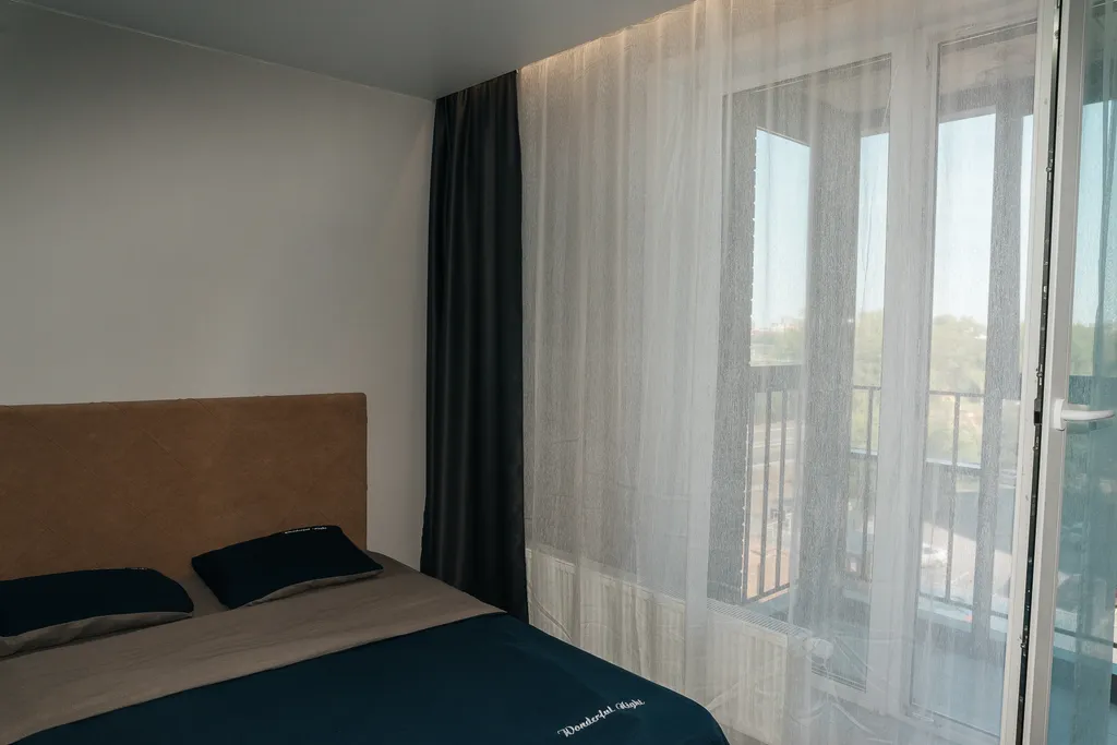 Евро трехкомнатная с джакузи у ЖД вокзала