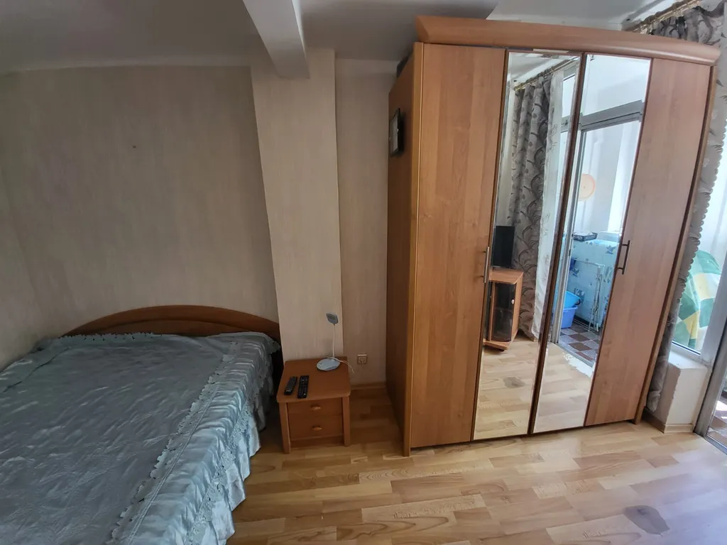 2-комнатная квартира, есть все необходимое для проживания