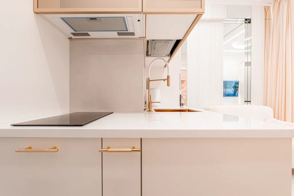 Студия с мозаичным панно в ЖК Актер Гэлакси