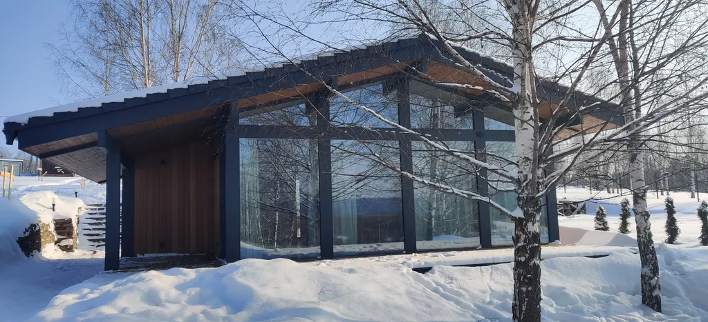 Панорамный дом с баней