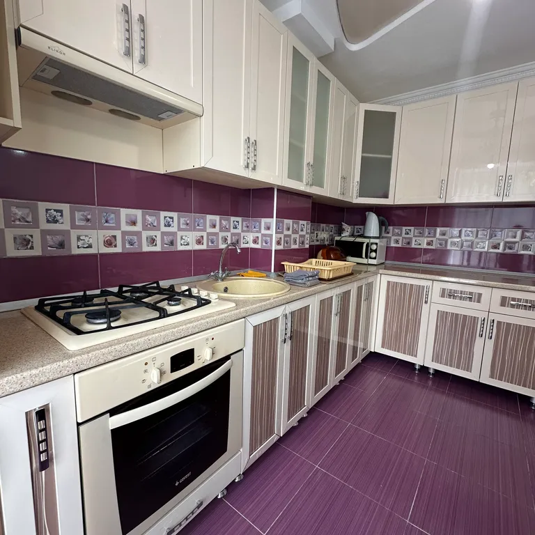 Отдыхай комфортно в гармонии с природой .

Квартира 100 кв. М.