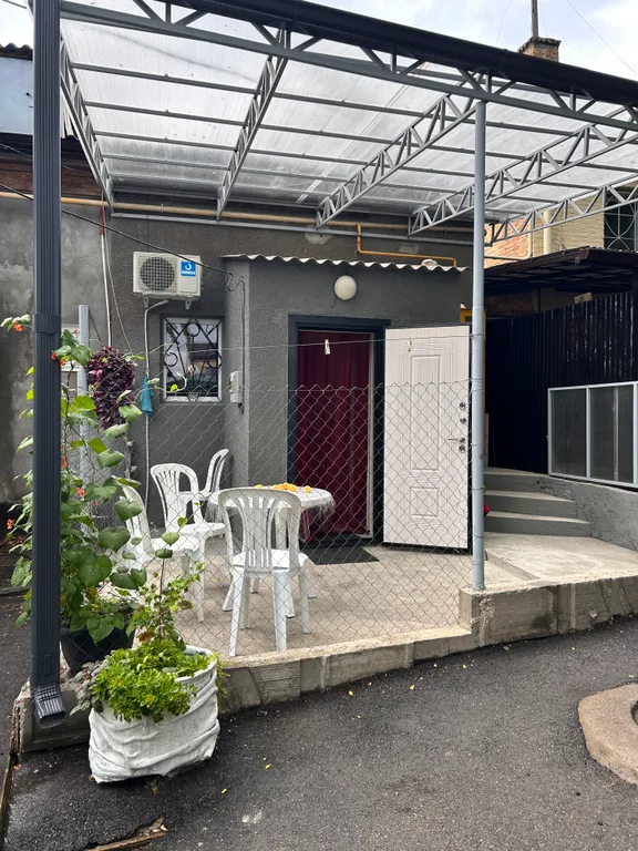 Уютная квартира у цветника