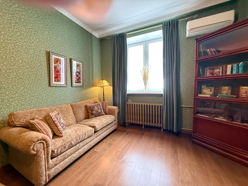 Трехкомнатная квартира Английский шик у Кремля