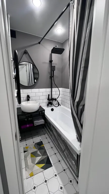 Уютная 2-х комнатная квартира с новым ремонтом в центральной части!