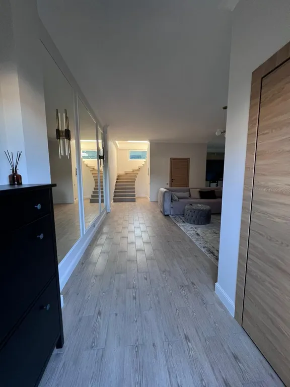 Коттедж Уютный дом с бассейном — Барановка