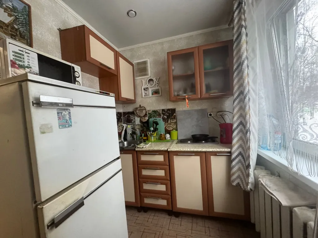 Не дорогая, без изысков, в центре