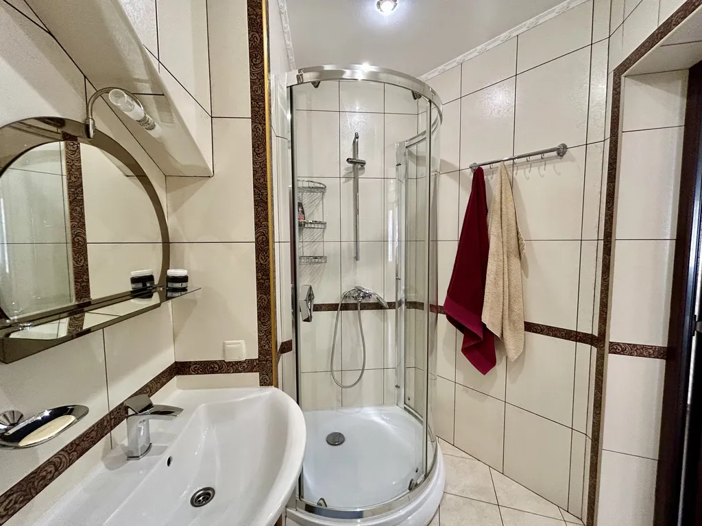 Вилла с бассейном и сауной в центре Ялты