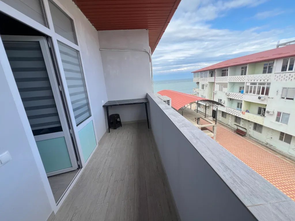 Студия на первой береговой линии