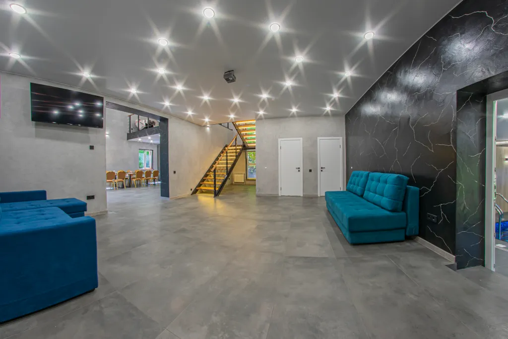 Просторный коттедж Лофт-хаус для большой компании с бассейном и сауной