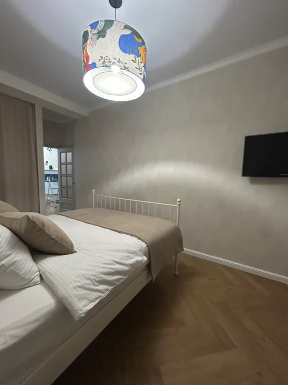 Уникальная видовая 2-комнатная студия в историческом центре