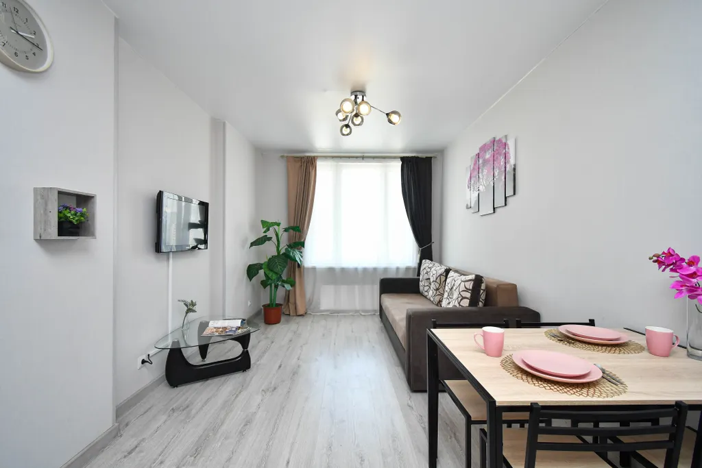 Квартира Квартира Уютная евродвушка в новом доме напротив ТЦ Планета — Красноярск