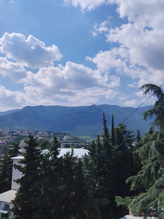 Уютная квартира с видом на море и горы