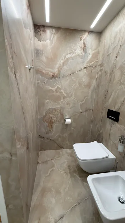 Лофт - мансарда с фронтальным видом на море