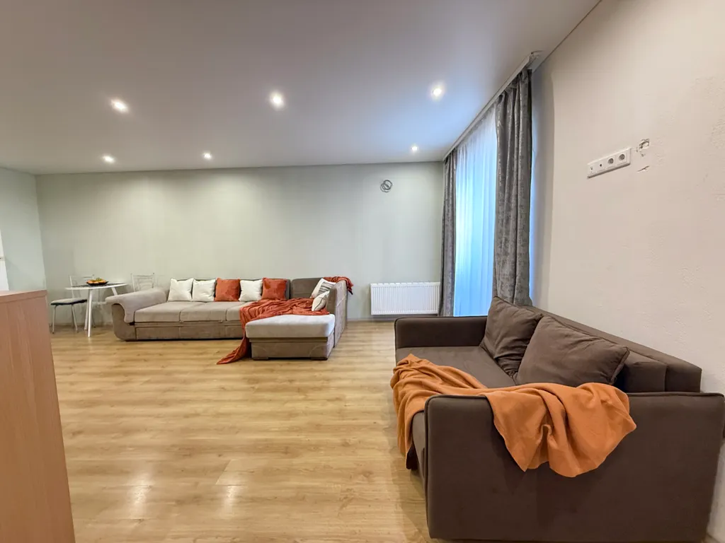 Квартира Апартаменты Нигелла в южном микрорайоне рядом с ТЦ Кристалл — Тюмень