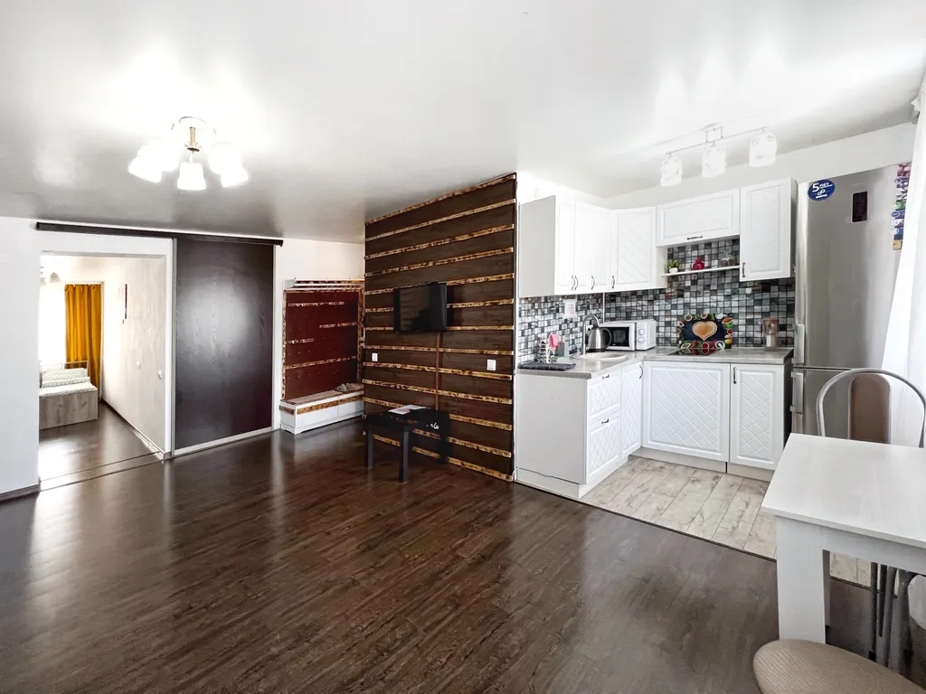 Двухкомнатная квартира евроформата в центре с видом на Тагильский пруд