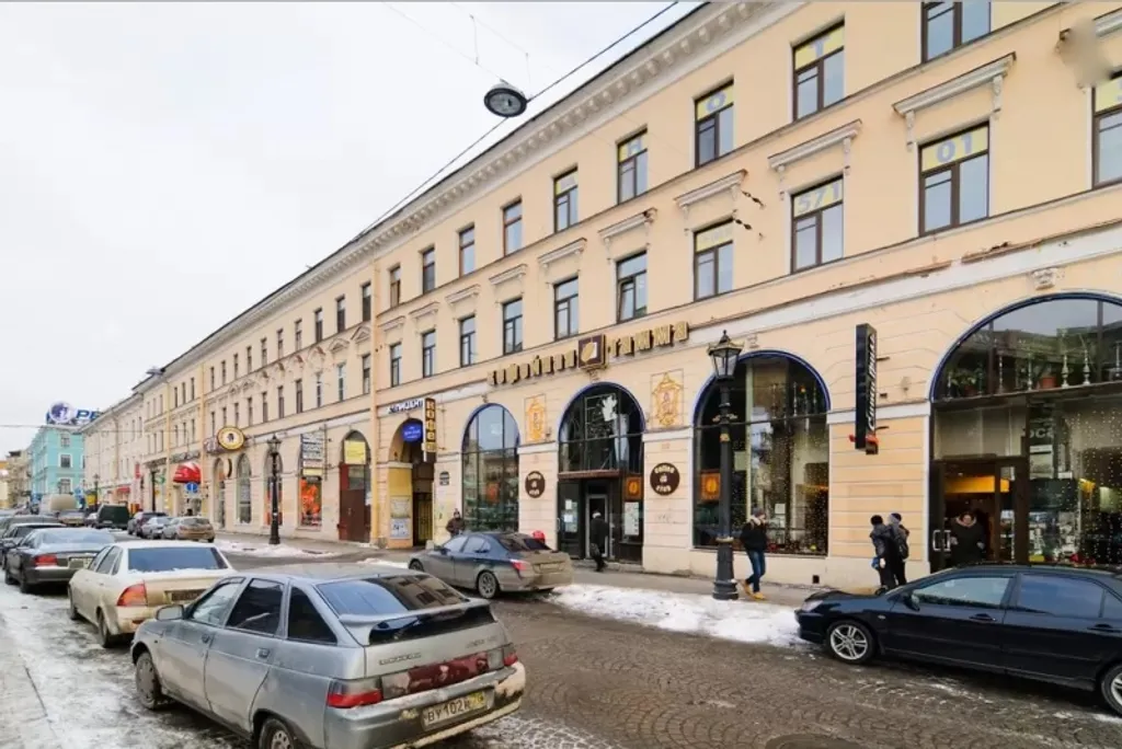 Квартира 3-комнатная квартира, с 3 изолированными комнатами у Казанского собора — Санкт-Петербург